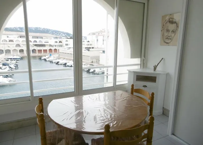 Appartement T2 A Sete Avec Vue Marina Et Parking Prive Pour 4 Pers - Fr-1-472-111 * سُت